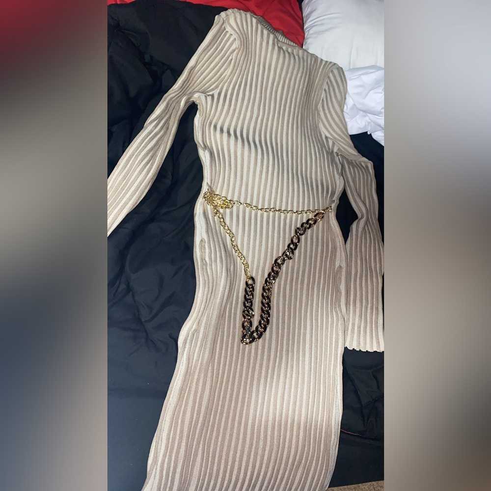 Elegant Beige Ribbed Dress with Chain Detail